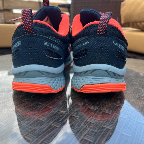 Navy New Balance Sneakers - Picture 2 of 5